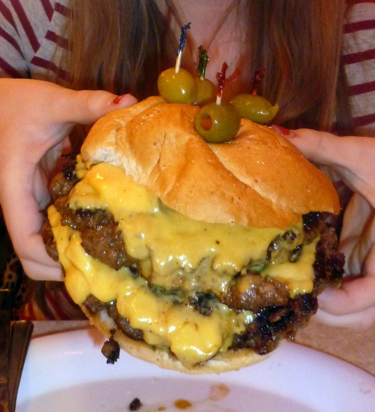 Two Pounder Challenge - Cheeburger Cheeburger - NY