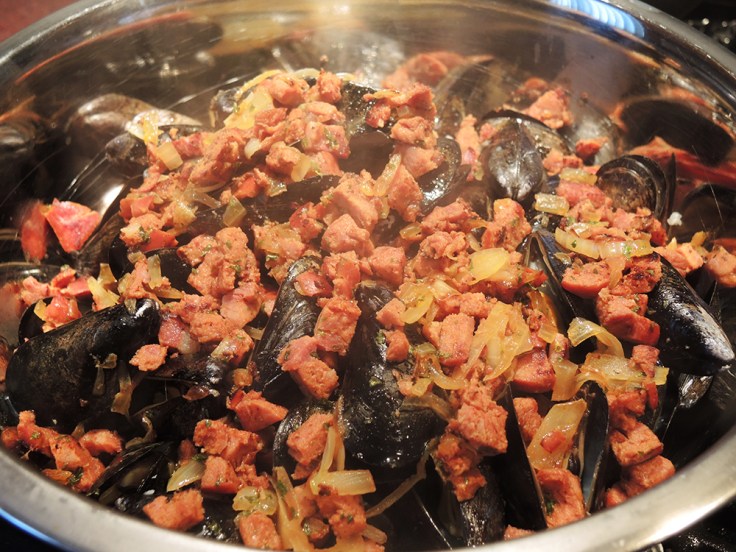 Mussels Coated with Chourico by Man Fuel