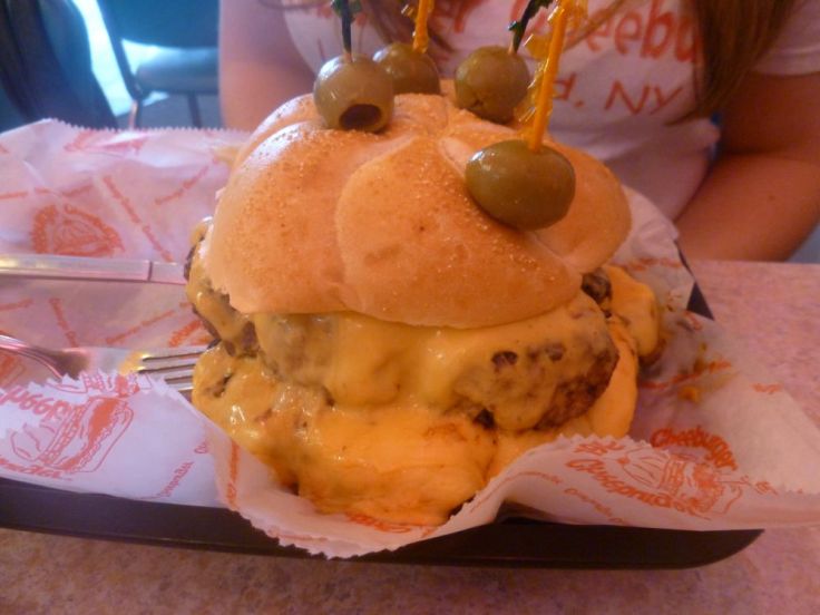 Cheeburger Cheeburger Two-Pounder Challenge - NY