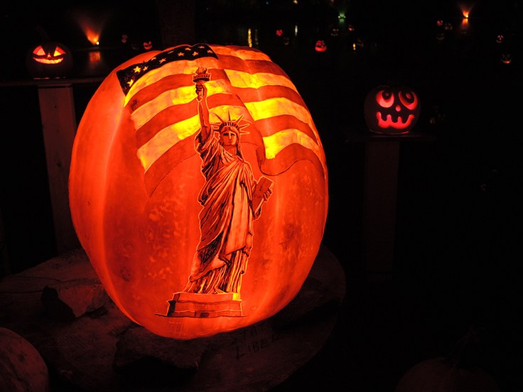 Statue of Liberty - Jack-o-lantern Spectacular Roger Williams Park Zoo