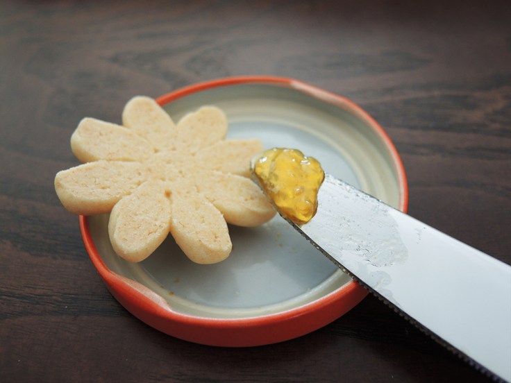Man Fuel Food Blog - Butter Cookie Assembly Using Jelly