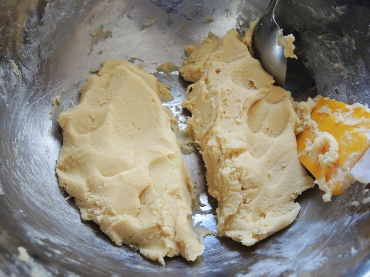Man Fuel Food Blog - Butter Cookie Batter Split in Half