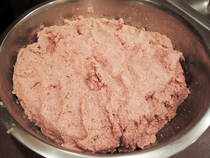 Pureed Ground Beef and Burghul Wheat for Kobeba - www.manfuelblog.com