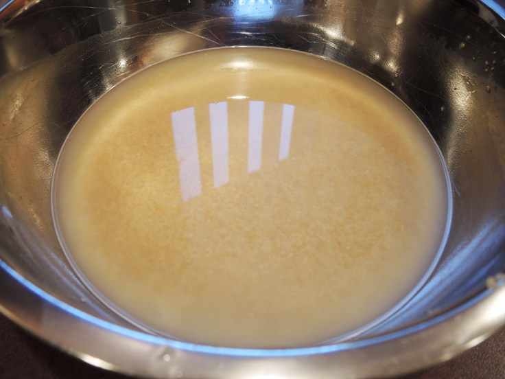 Soaking Cracked Burghul Wheat - manfuelblog.com