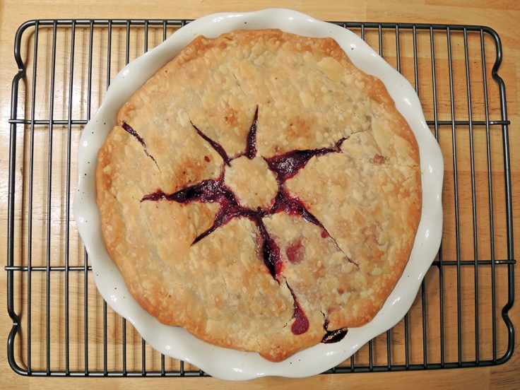 Man Fuel - Food Blog - Whole Cranberry Pie