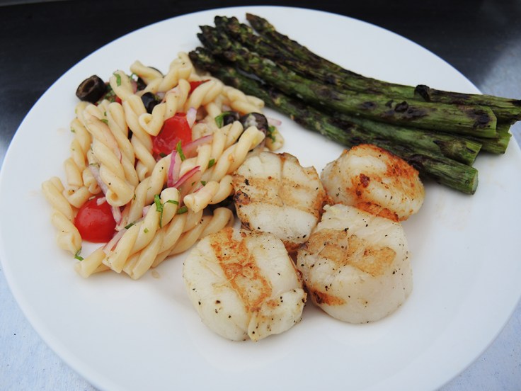 Man Fuel - Food Blog - Grilled Scallops with Asparagus and Pasta Salad