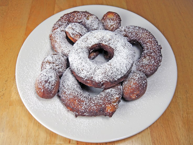 Man Fuel Food Blog - Apple Cider Donuts with powdered sugar
