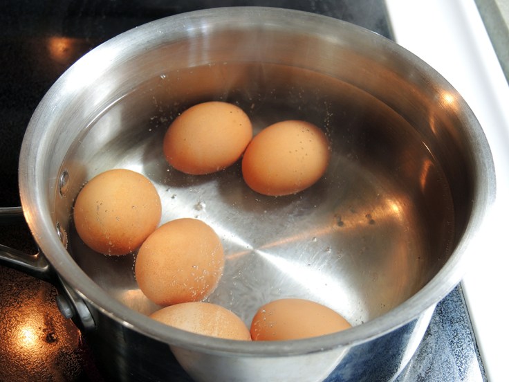 Man Fuel Food Blog - Boiling Eggs