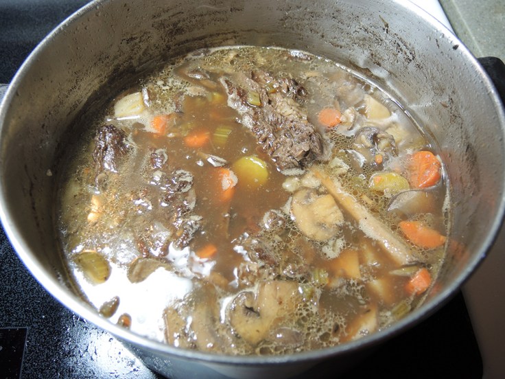 Man Fuel Food Blog - Beef Stew Simmering