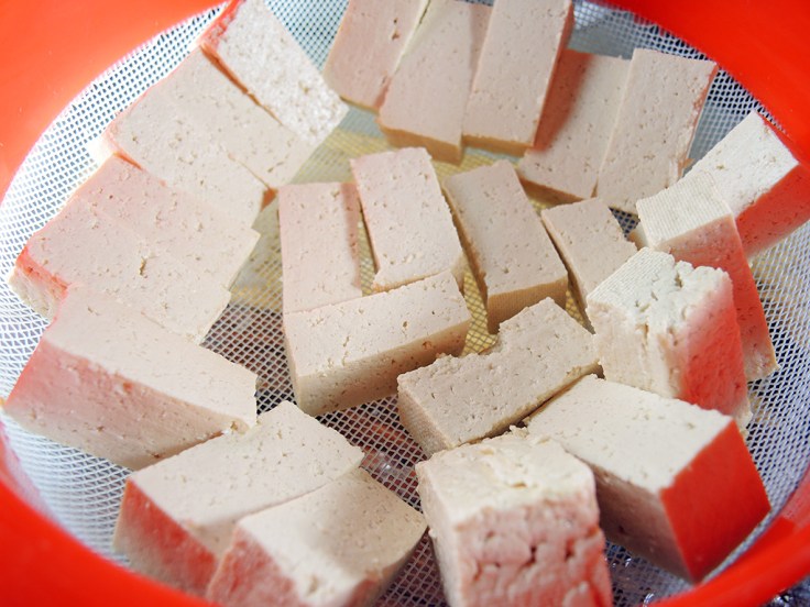 Rinsing Tofu