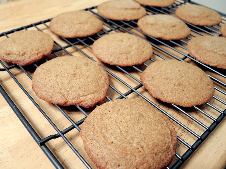 man-fuel-food-blog-pumpkin-spice-cookies-recipe-cooling-rack