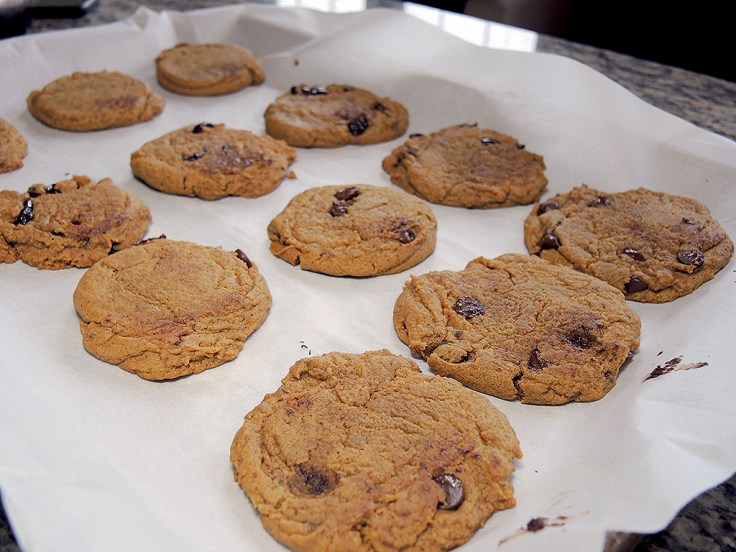 man-fuel-food-blog-pumpkin-spice-cookies-recipe-done-baking