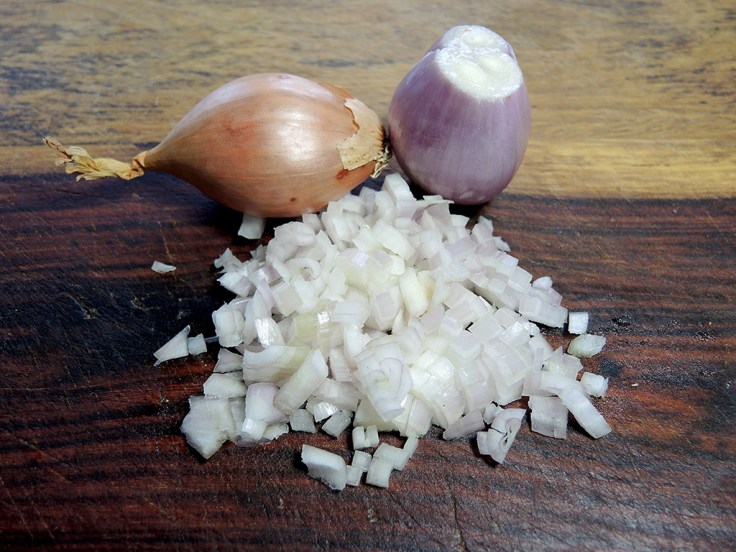 man-fuel-food-blog-cranberry-chutney-diced-shallots