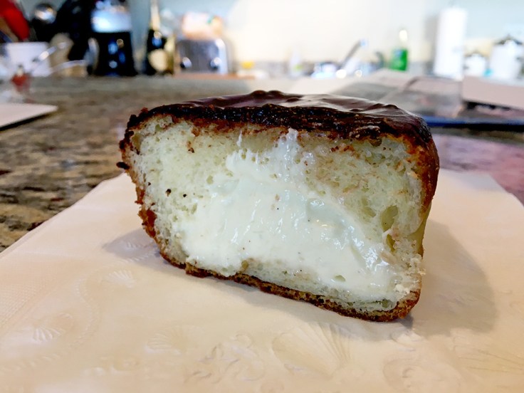 man-fuel-food-blog-knead-doughnuts-providence-ri-boston-cream-interior