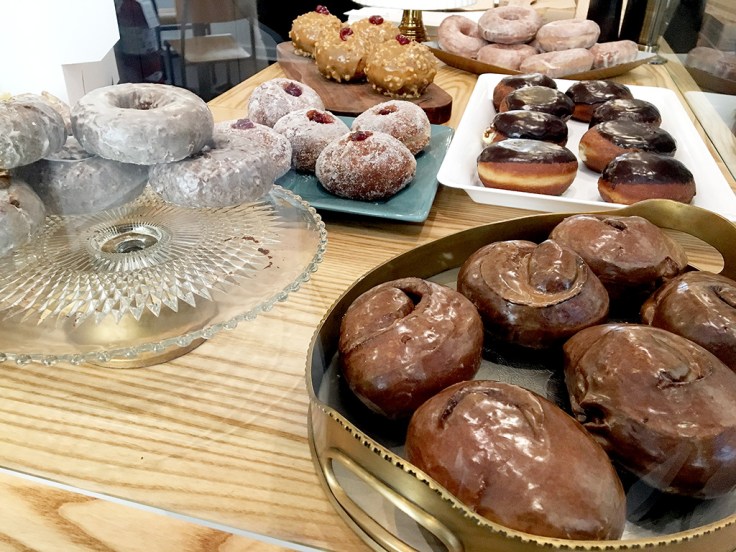 man-fuel-food-blog-knead-doughnuts-providence-ri-counter