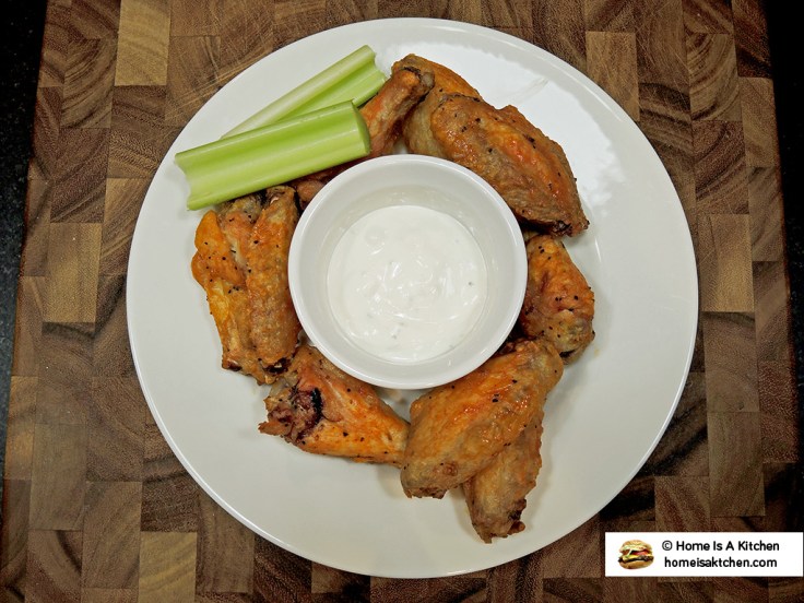 homeisakitchen-crispyovenbakedbuffalowingswithbluecheeserecipe