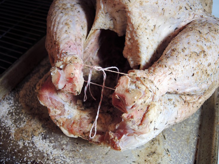 man-fuel-food-blog-dry-brined-and-smoked-whole-turkey-tying-legs