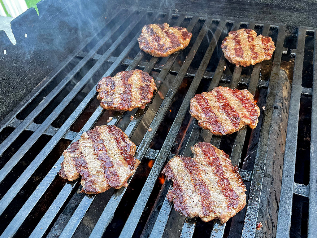 Home Is A Kitchen - Crowd Cow Review - Grilled Wagyu Burgers